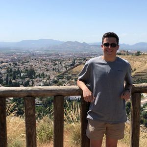 Meet your Posher, Luis